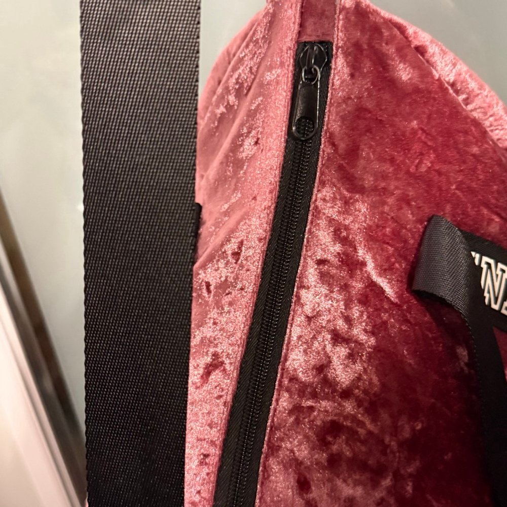 PINK Travel Bag Crushed Velvet Deep Rose Dusty Pink New Without Tags - Picture 6 of 6